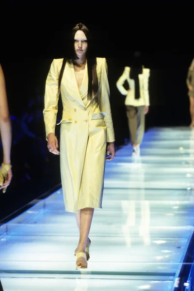 Look 3